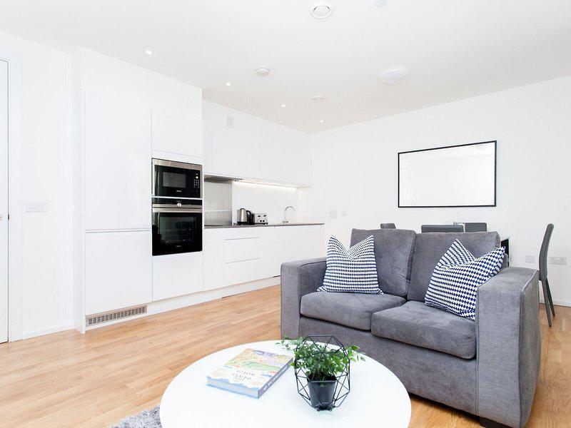 DCDDB44CF3D488E8A53B1F29AB14E608