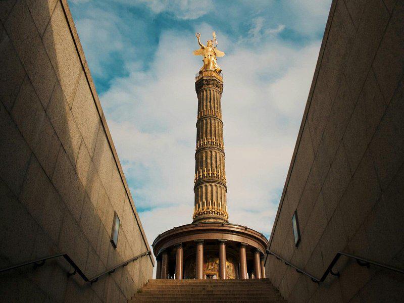 4C9E7CF69F25986D96820F66C93C31ED