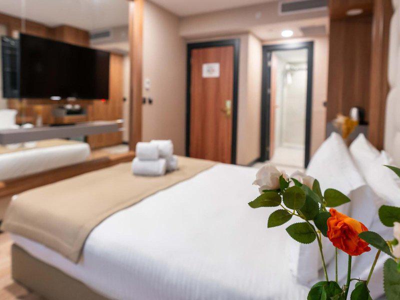 39E7F984EF308B3E15E3C608DCB65AE2