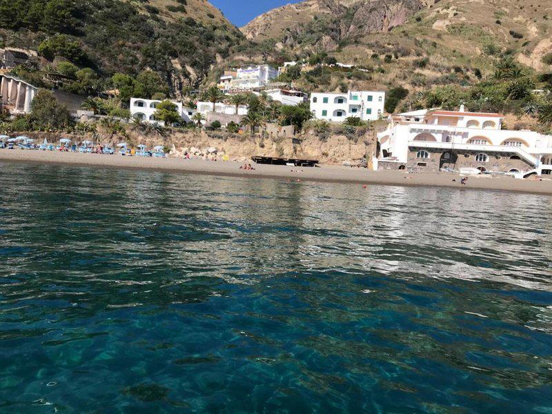 F0DA904F1703D1227B17075E2BAEB7B1