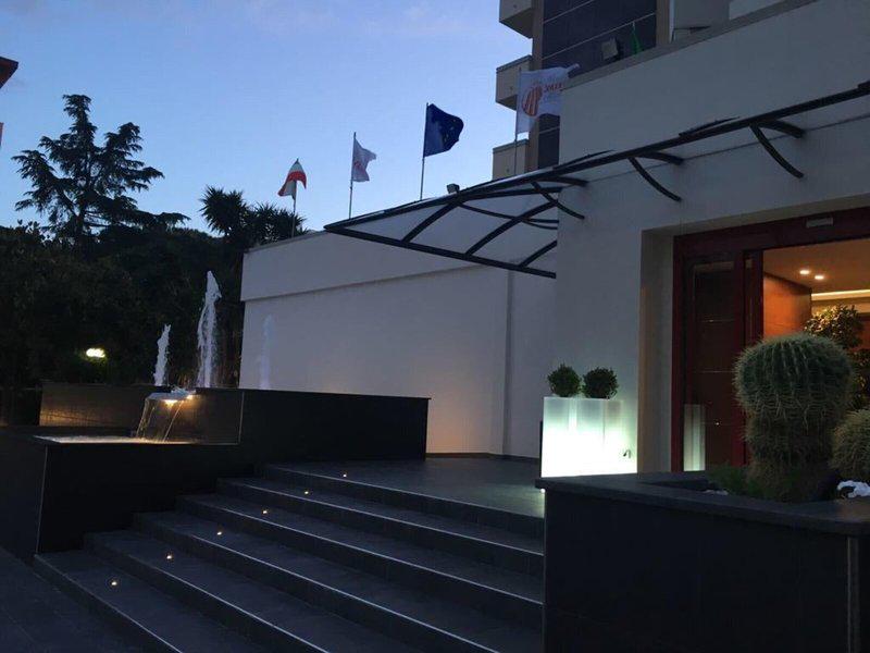 F02FF9C8484B881911A1B7F1042B2E01