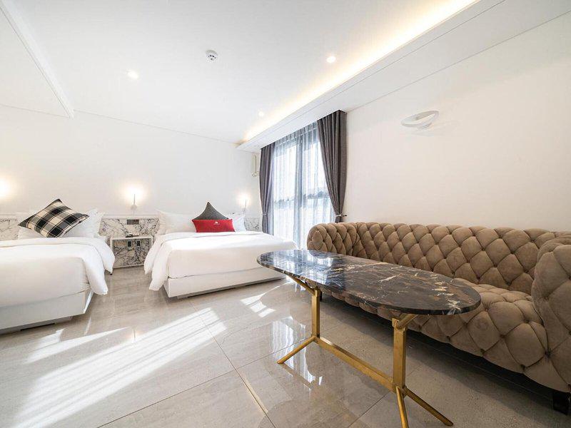 2065996E93595AC31F0FE4E8EA569100