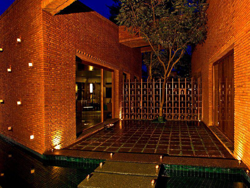 F2B318620A99EFD4E3923F50B3462EF2