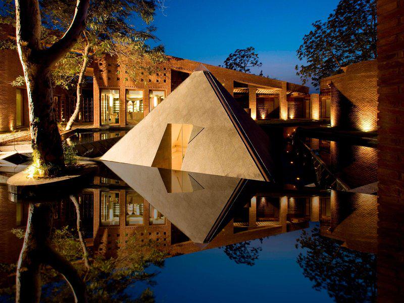 57BC1F7DD7833C555BC3F16B5AA5BEF1