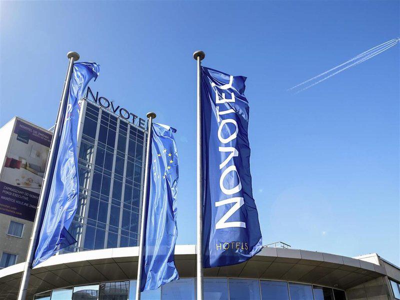 F5A9A0EBAE3213F4216918D561553640