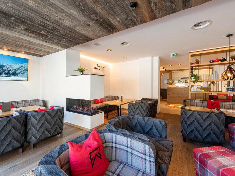 EC9254B99E4BBDC7F0BD8A8F99599F55