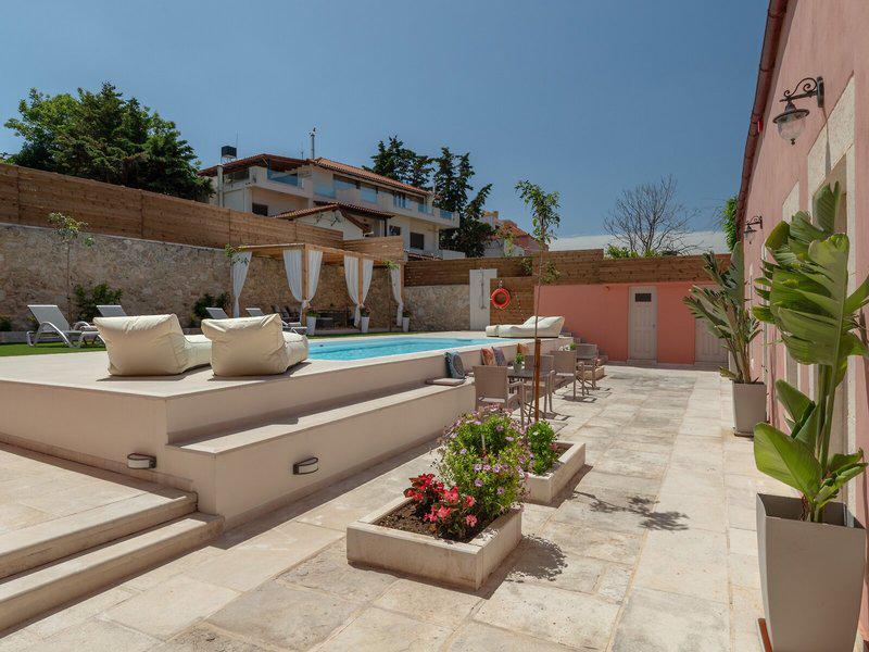 03C673F4A725B668B8FEECB6B9C02899