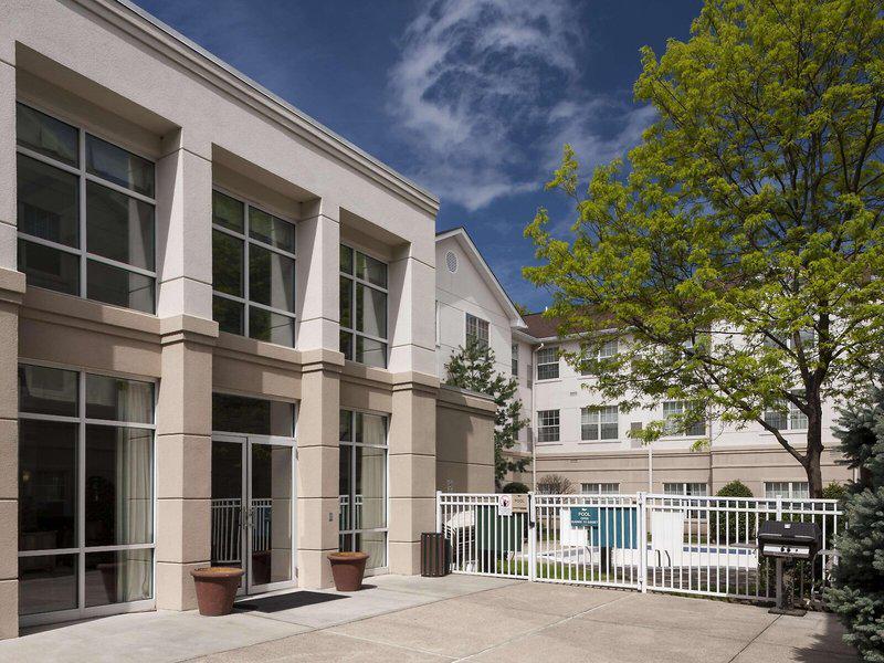 7F377F99E5D3658C7032BAAF47F131E0