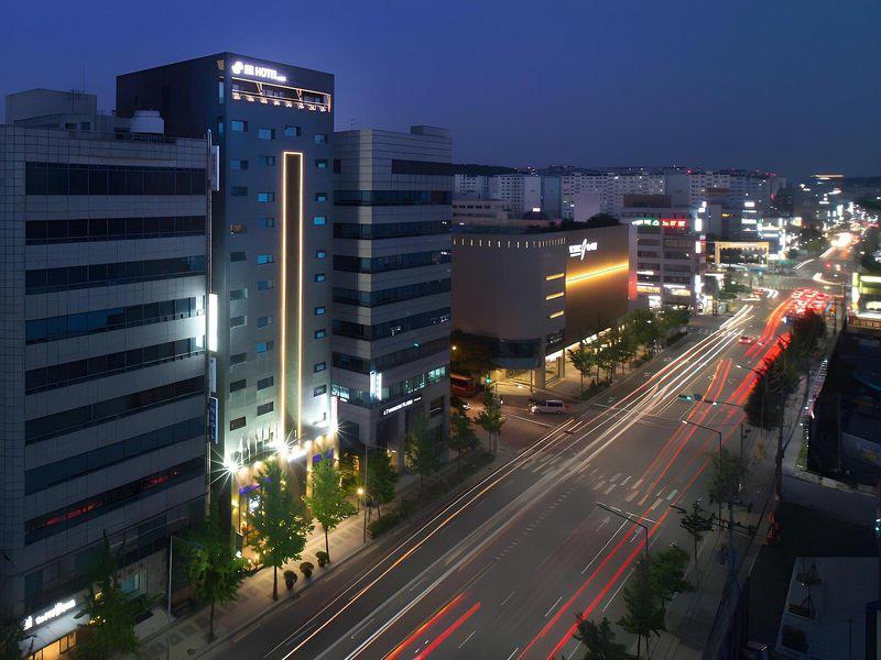 4368A73409F07DD156BF8A88247E08B7