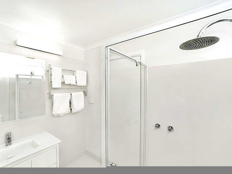 1A44FF7AA307E521D156E10C2F8C8876