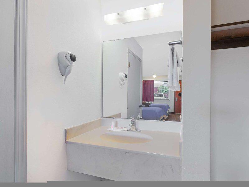 44213E109D298B5BB0BAD4BE6A11F58C