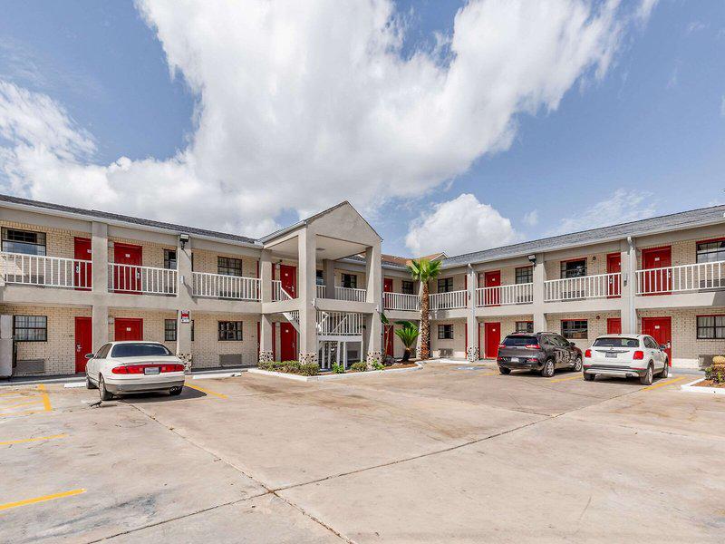 EF1174ABD91AE8867D0C1FA7DDC4139E