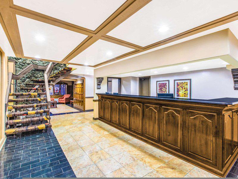 383EE635E36A26E86F3C3C12B527E900