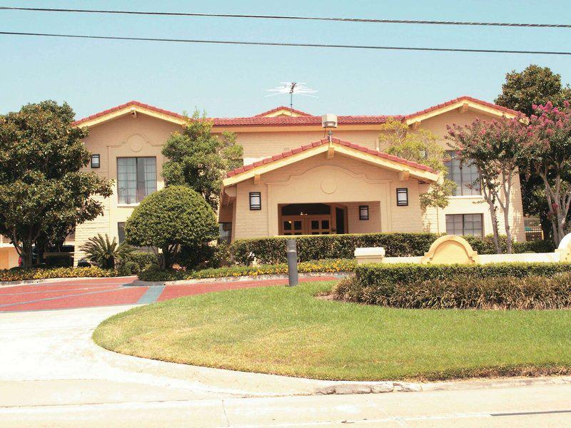 FABFE7D3CDD41DD4E9850FE63E4ED49D