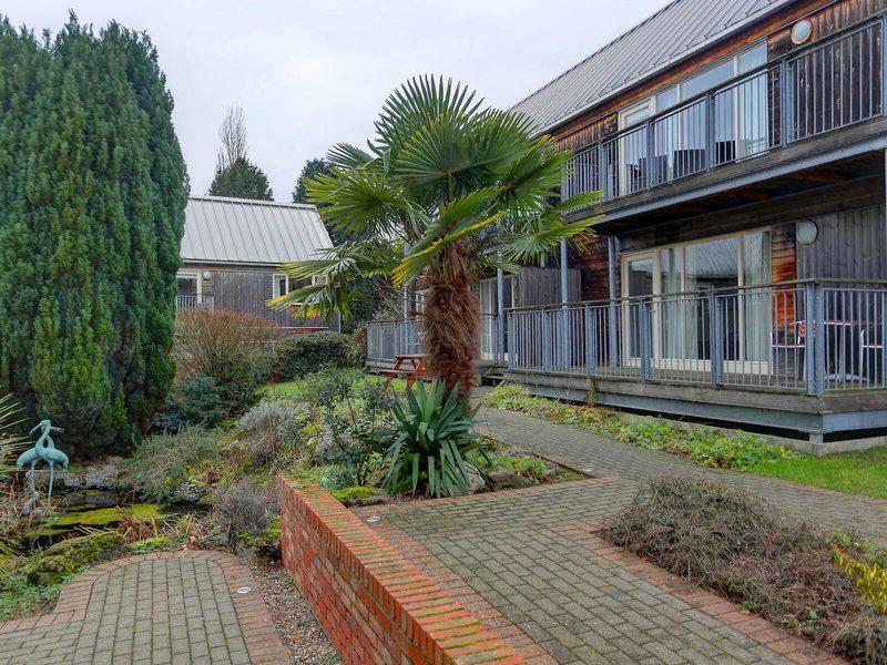 4CDA7B92552E4C1856B67973AB250A62