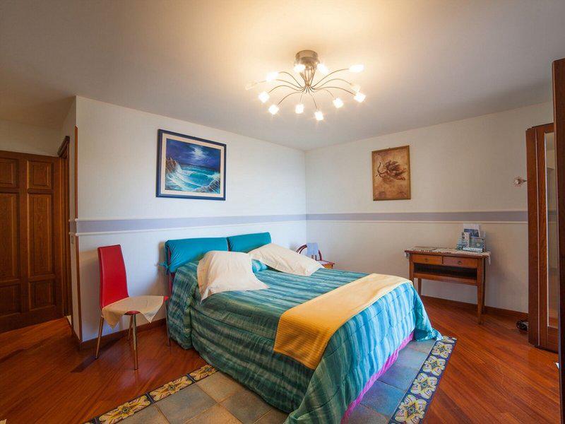 0A7AA87B8783C400AF9D890B8BD71B71