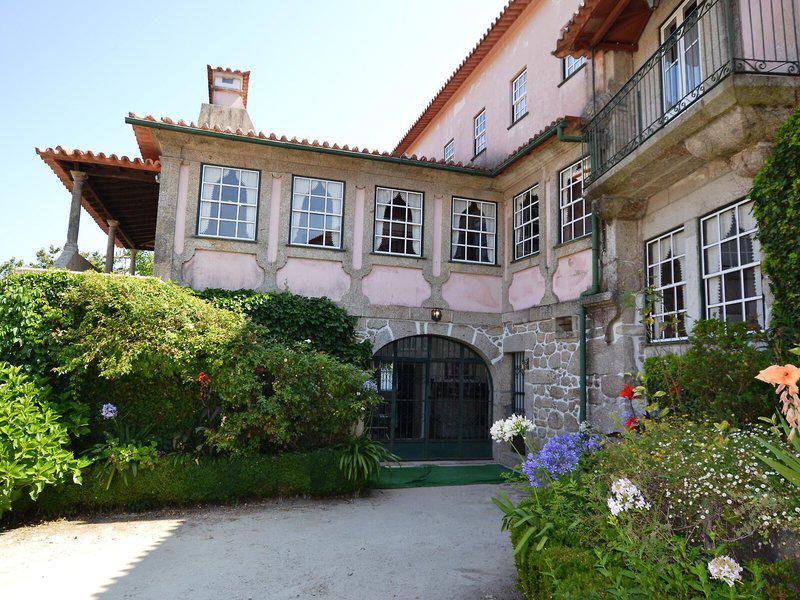 70F10068439998F7FE11244B9ABAFB23