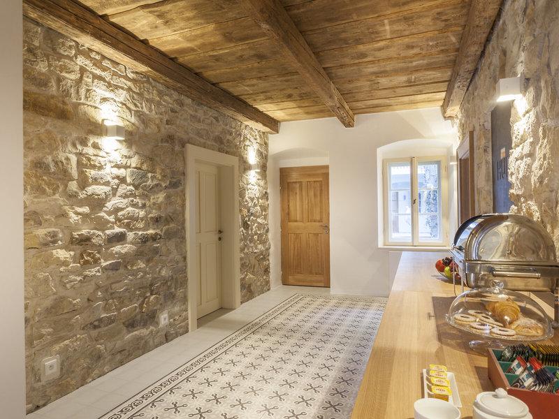 5AA7F701F09F0C3650F422D7D9B79A8E