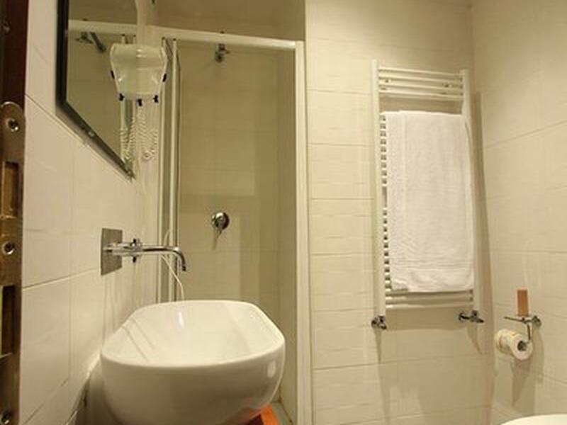 FB77ADA5E6456BDC3F99BDC66C63FC00