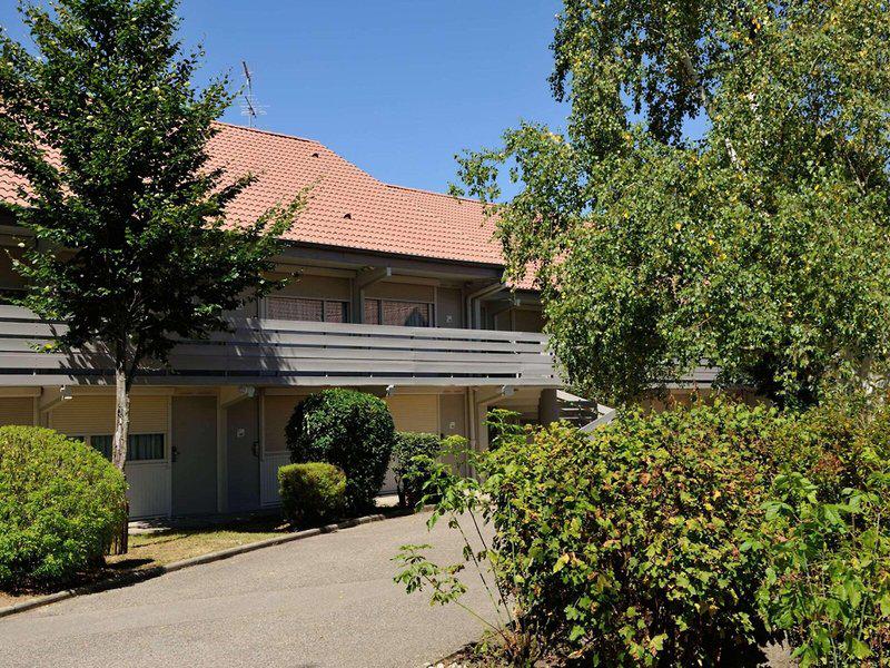 15ABEEC48B805F9A1EA93870BCD5B03C