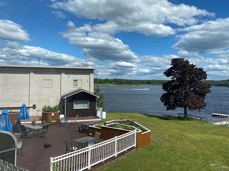 F21B8B2CB8E70BAA3A15C3F22148D850