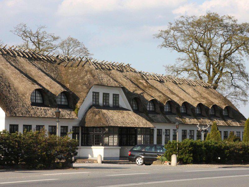 2B077FB82B03AF8CB9F5F5AAFE118A3E