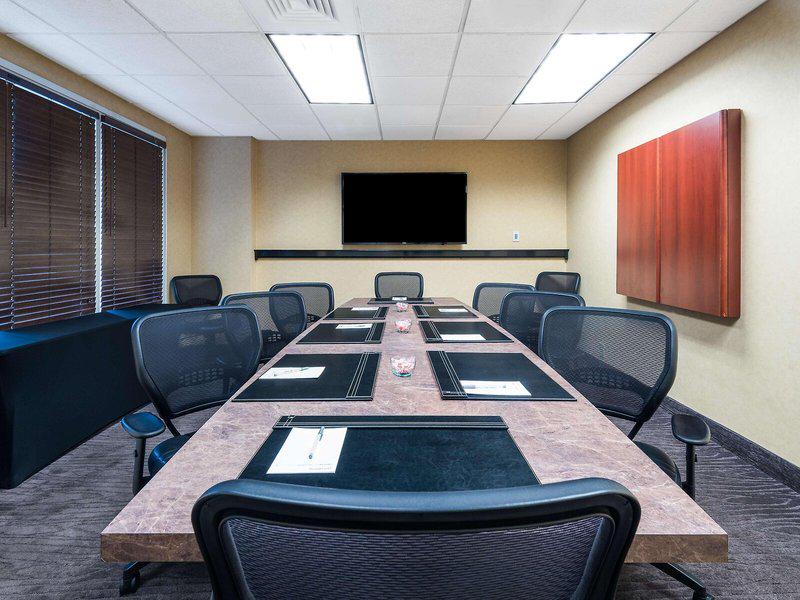 F32E745E4925AA2804E1D8602805CE65