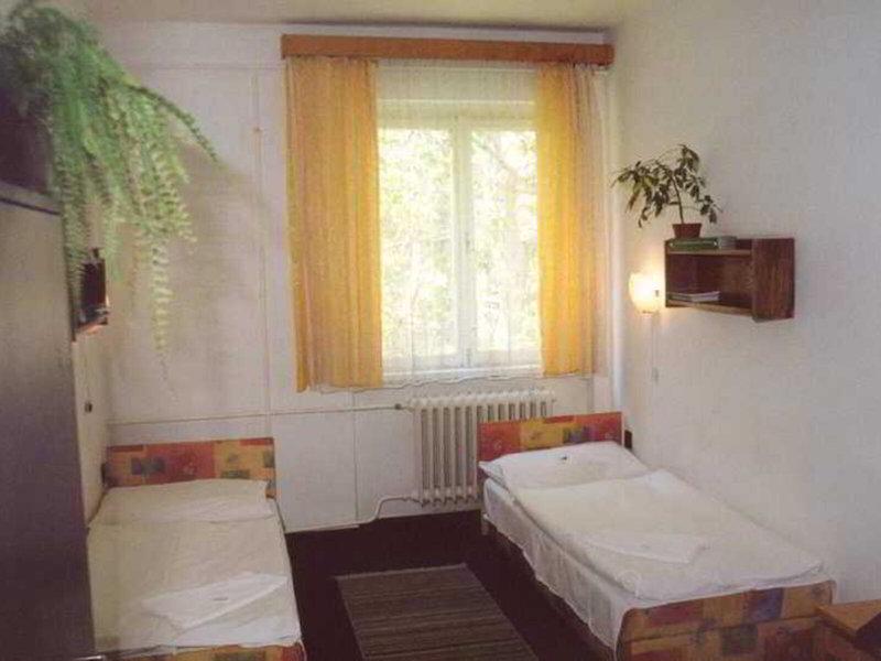 1CE0B8E9A3BD2E92D1B2604C4B6854CB