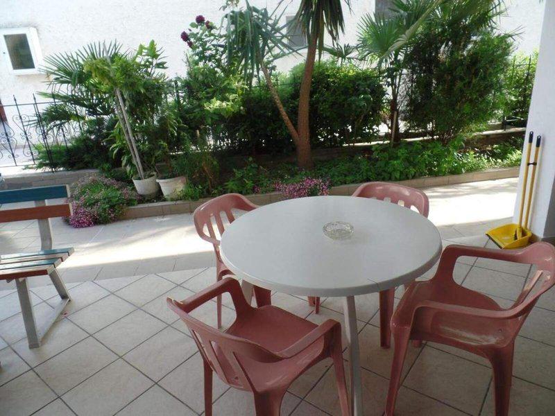 DE4F6130536B3124E81AD9C6E858199F