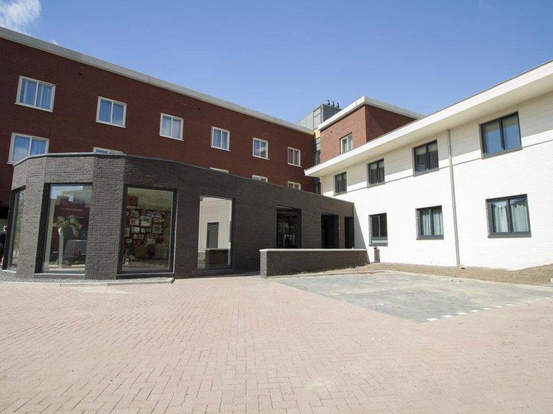 8C5F157FD320AAF79D6C5D2254C936A6