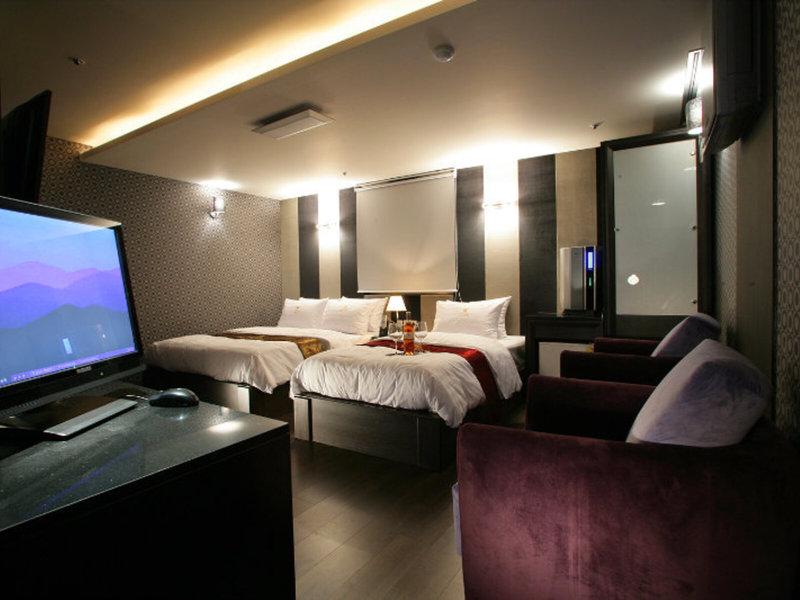 84BED1130378F0C8D0C26D0E7205FE37