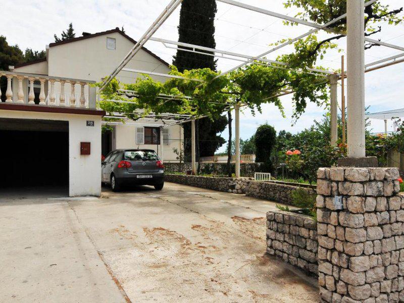 A8A5AC165D03AAA9F3CC13B30DB76E2E