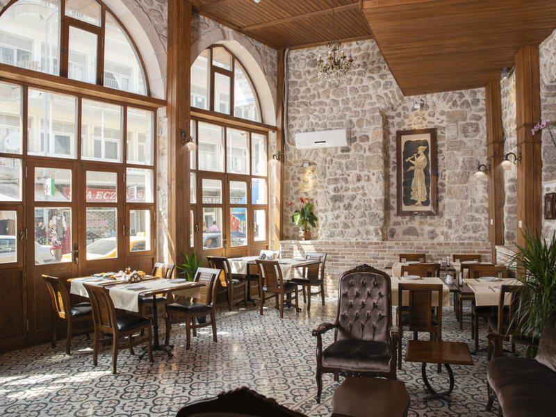 5DE6B0645B2B4E38244F00D3F497D379