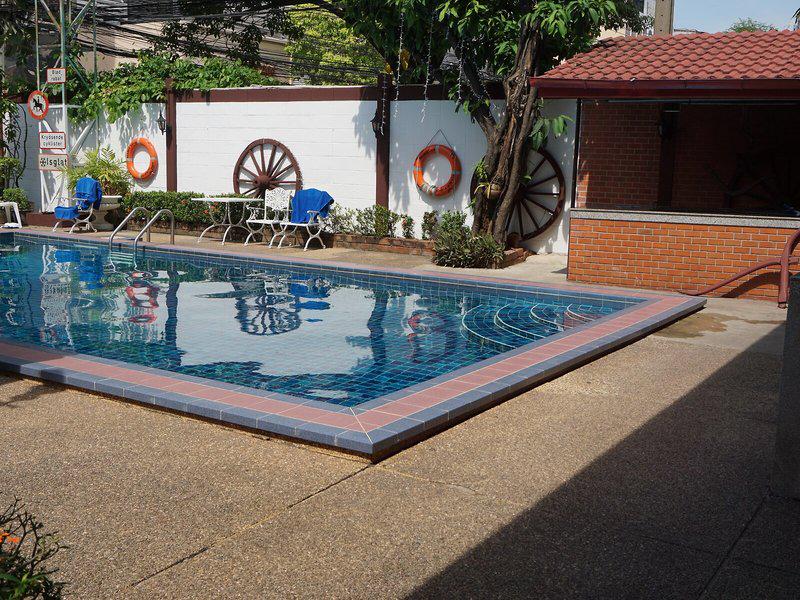 8EE2896CC856747D5476103EC3F9D006