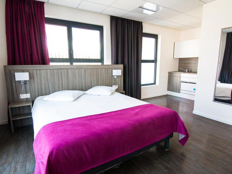 EA9CEE497D704B69F90497360283D16C