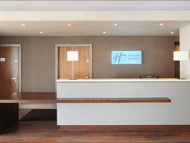 69496563B53D096296F9FF7340C4CA64