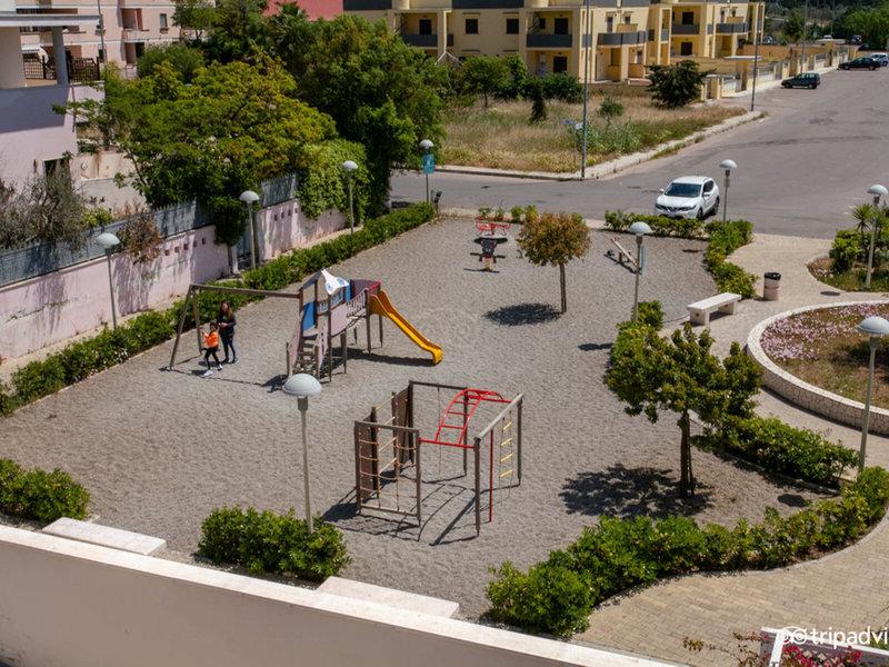 A437292A289F04EAF30132B8E85BDE86