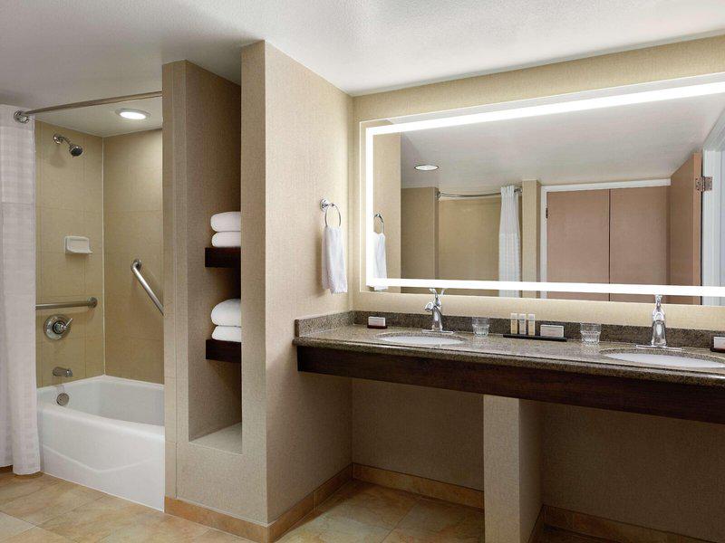 438D2E8FD85653BFF48C25235711D1F6