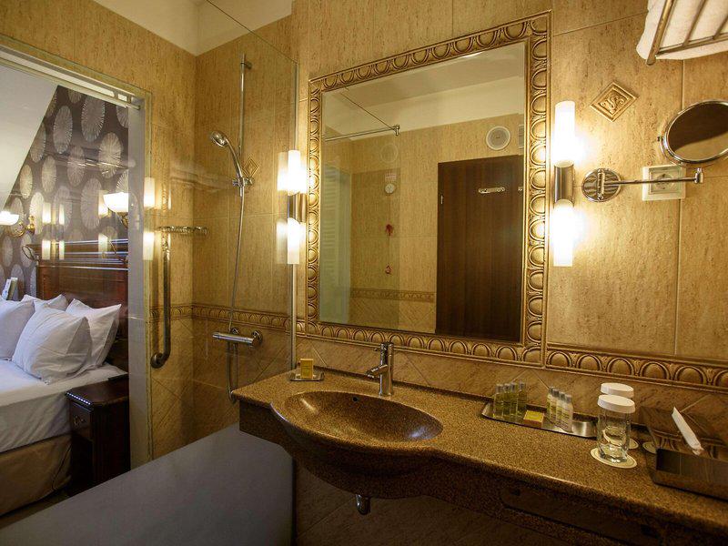 3BC9D68131E558B7632516F62D93C887