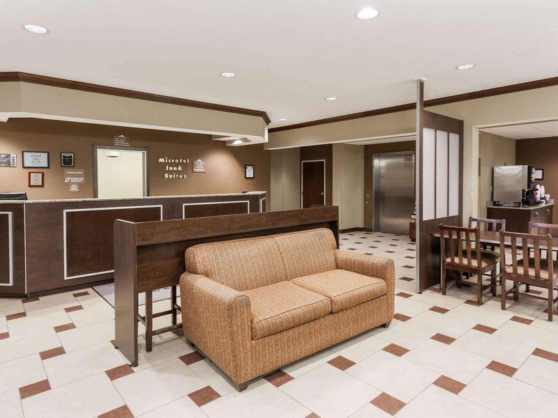 EE7484EF73A40F8303E3BB780A08FAE8