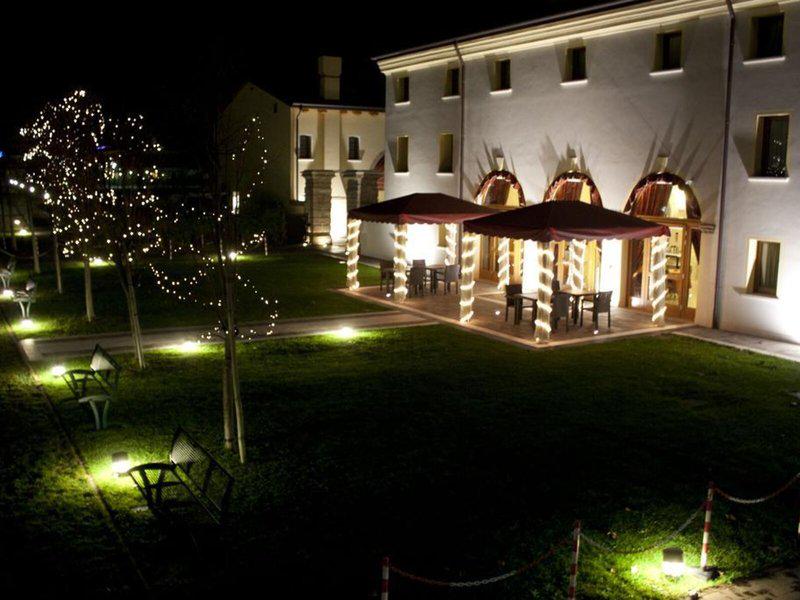 F6CB9589EA784F85C85FE6793A47F513