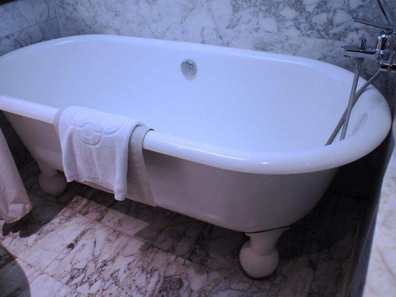 CFDAD14E27E423689F6ED06500113243