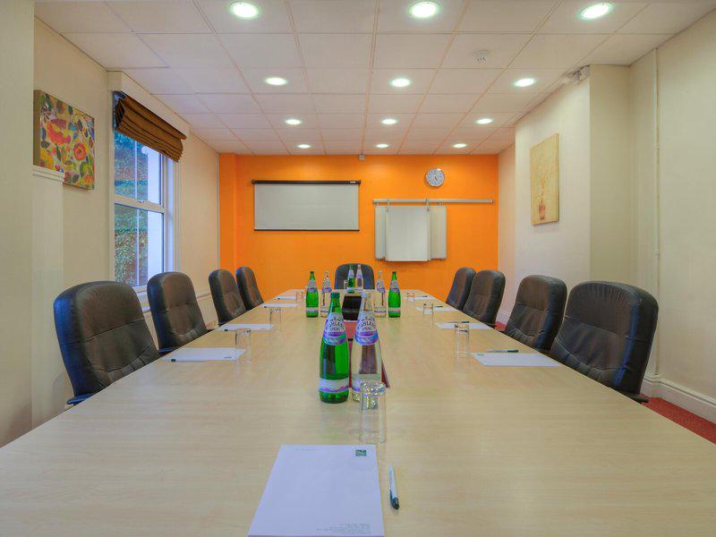 3958DA06202E3859B9C4F297F8535F16