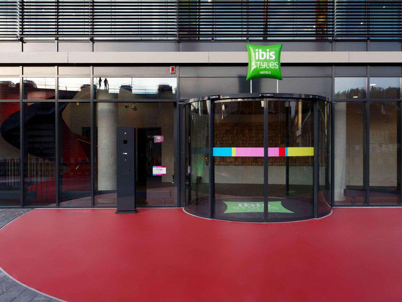 88270CF63541D8424AF25373BFDBA552