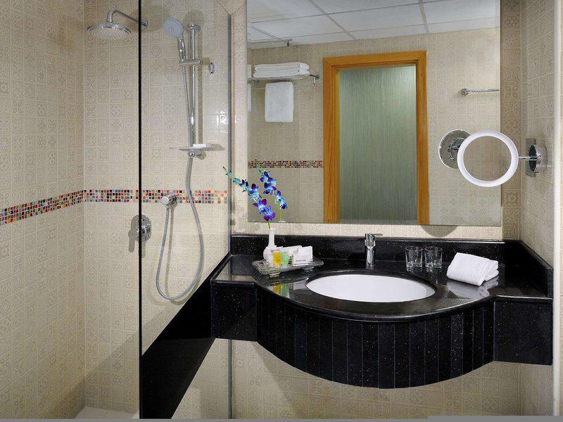 879DAF32CB399865D8F5FA2D2EA39BDD