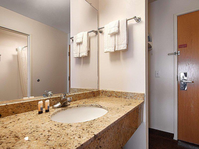 B4088470A9AC3D8DC1435559D88117C3