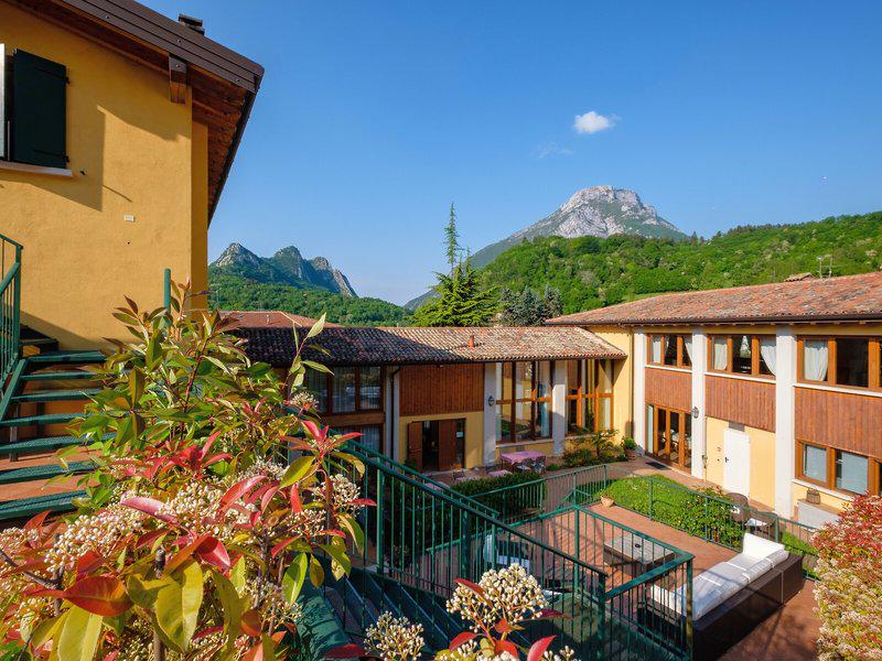 71C13EF99ED47BB3C2ECCC7500544719