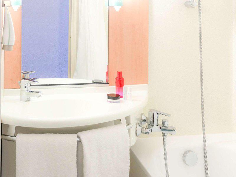 3328C3E65E2CE468220B7FA07E36029C