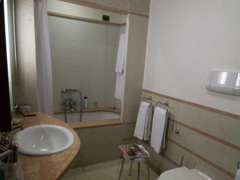 19858536F756082A2EFD04C709ED619D