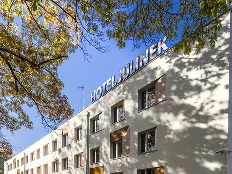 2EED8E7756D6AEDF9A2D0C86311CF651